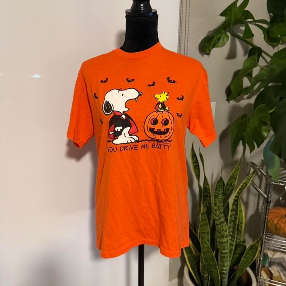 Peanuts Snoopy Vampire Halloween Tee – "You Drive Me Batty" – Orange – M